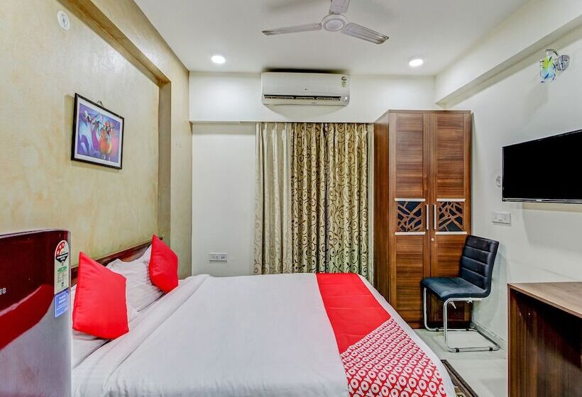 فندق Urbanite By Oyo Rooms