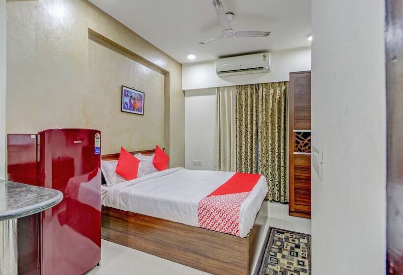 فندق Urbanite By Oyo Rooms