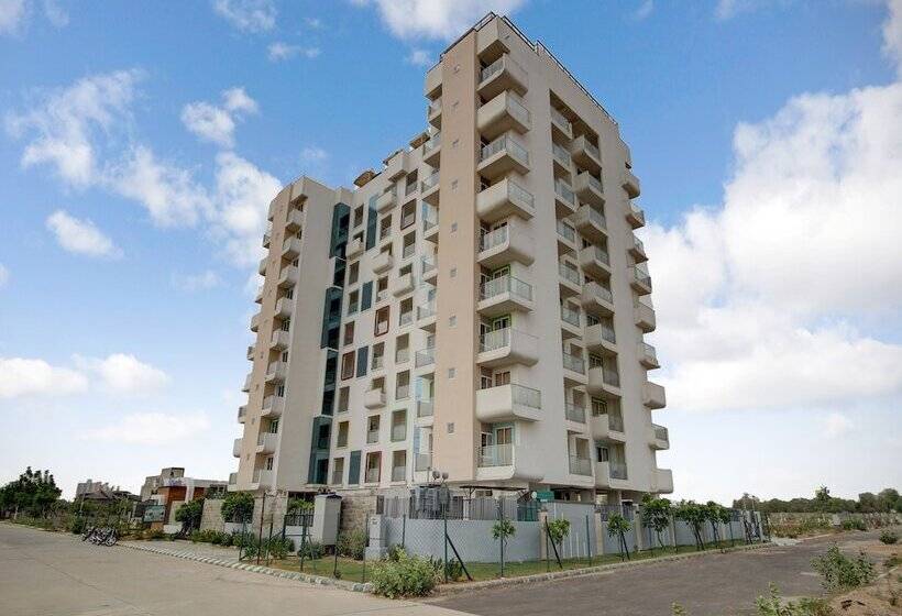 فندق Urbanite By Oyo Rooms