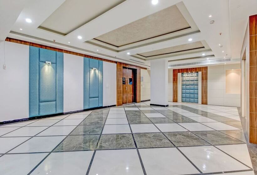 فندق Urbanite By Oyo Rooms