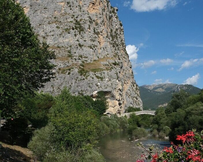 ホテル Verdon Yourtes Camping à La Ferme