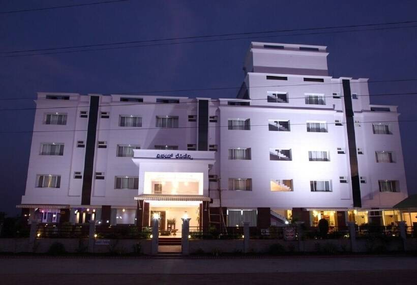 בית מלון כפרי Vinay Residency