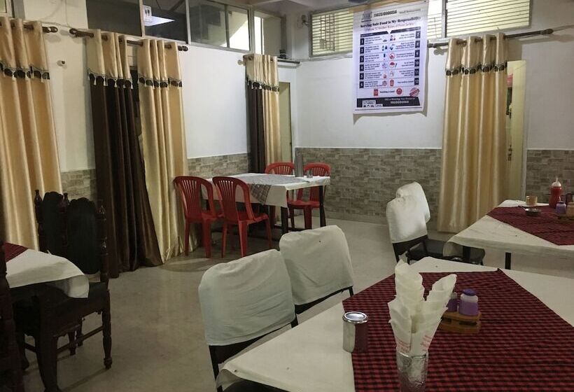 בית מלון כפרי White House