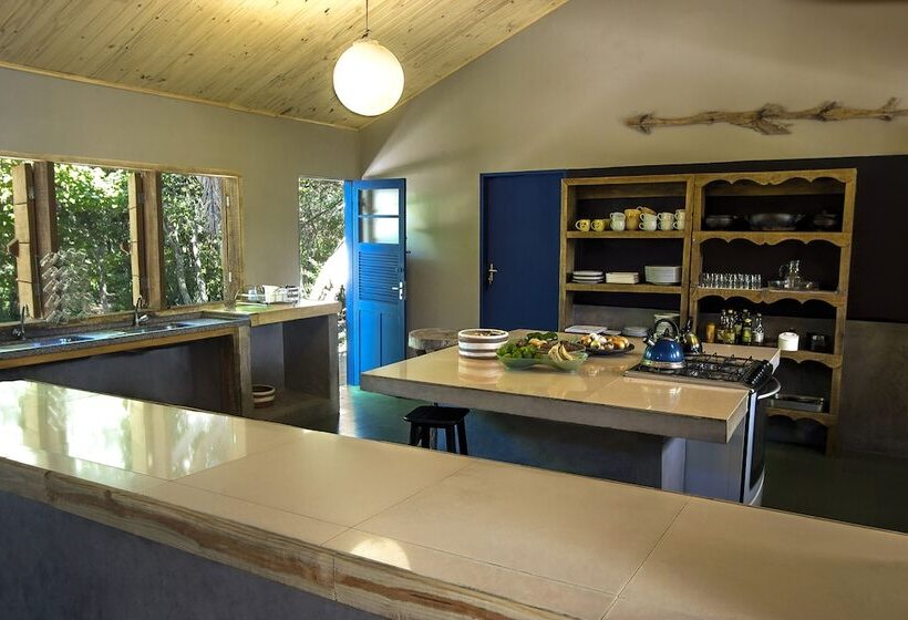 Maha Ashram Búzios Hostel