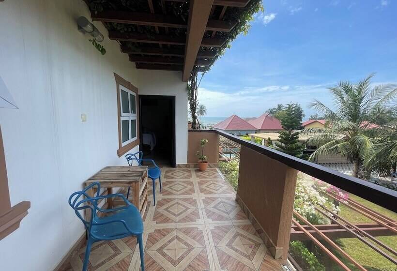 پانسیون Accruase Paradise