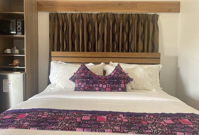 پانسیون Accruase Paradise