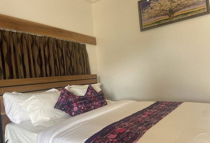 پانسیون Accruase Paradise