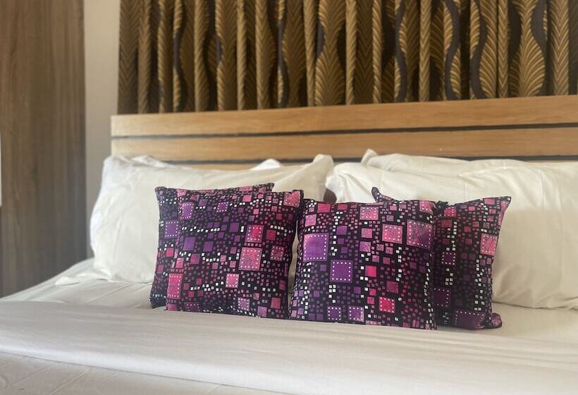 پانسیون Accruase Paradise