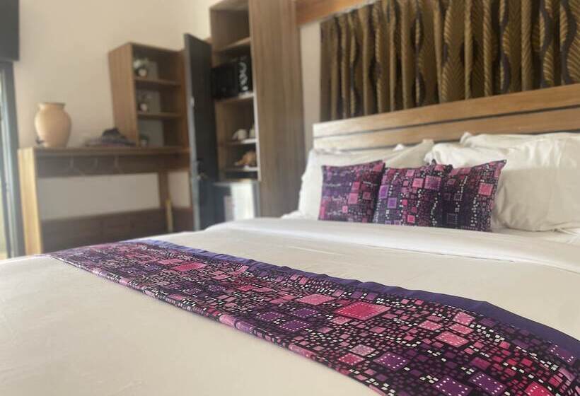 پانسیون Accruase Paradise