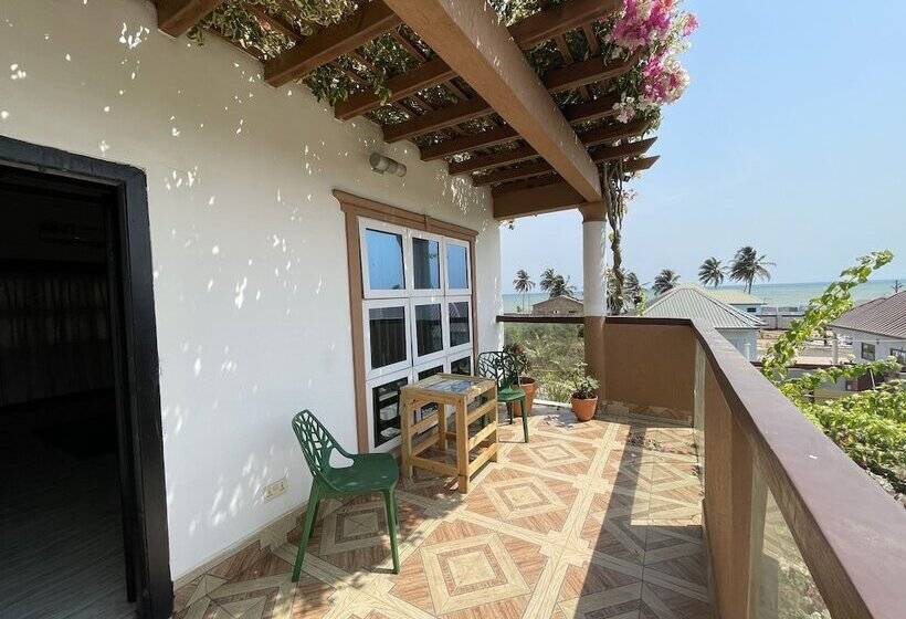 پانسیون Accruase Paradise