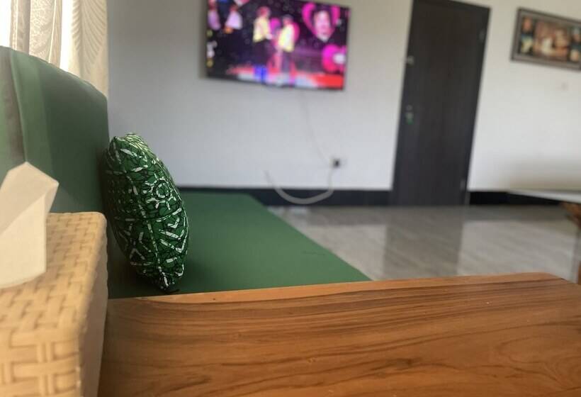 پانسیون Accruase Paradise