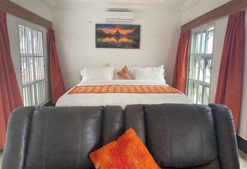 پانسیون Accruase Paradise