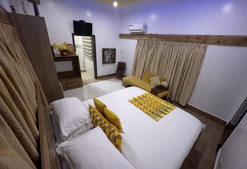 پانسیون Accruase Paradise