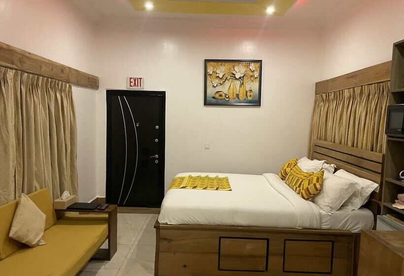 پانسیون Accruase Paradise