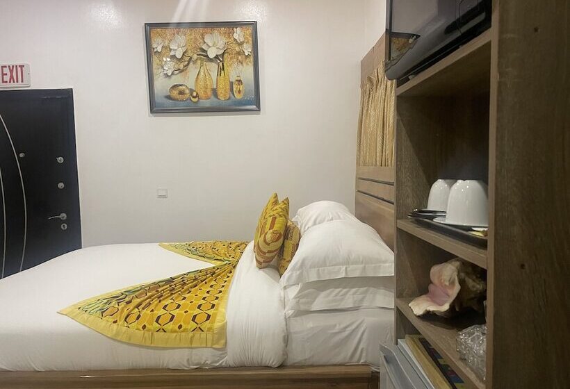 پانسیون Accruase Paradise