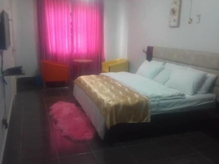 פנסיון Ama Serwaa Lodge