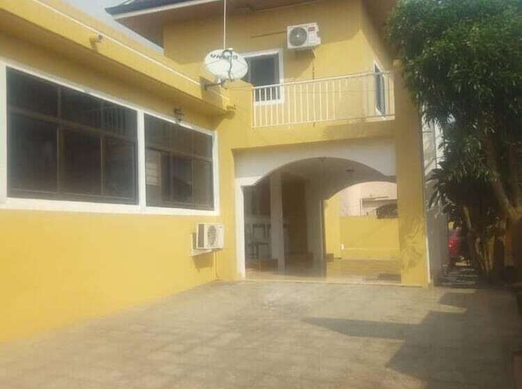 פנסיון Ama Serwaa Lodge