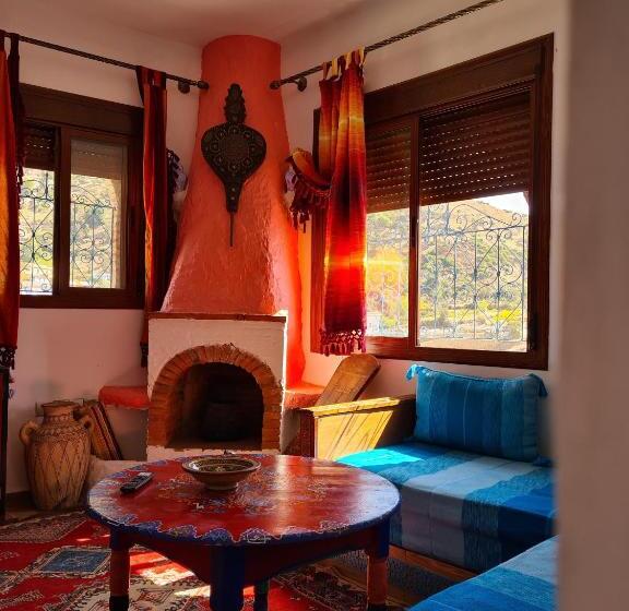 پانسیون Casa Blue Star