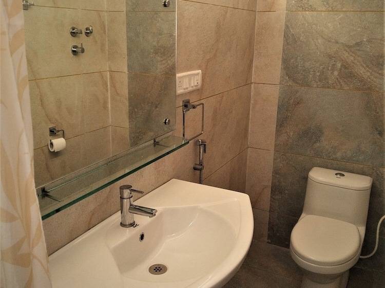 פנסיון Davey S Town House