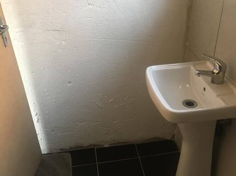 ペンション Elson Lodge