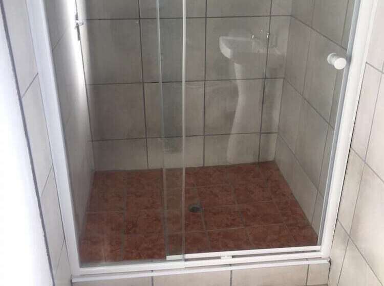 ペンション Elson Lodge