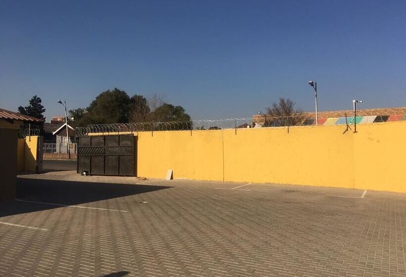 ペンション Elson Lodge