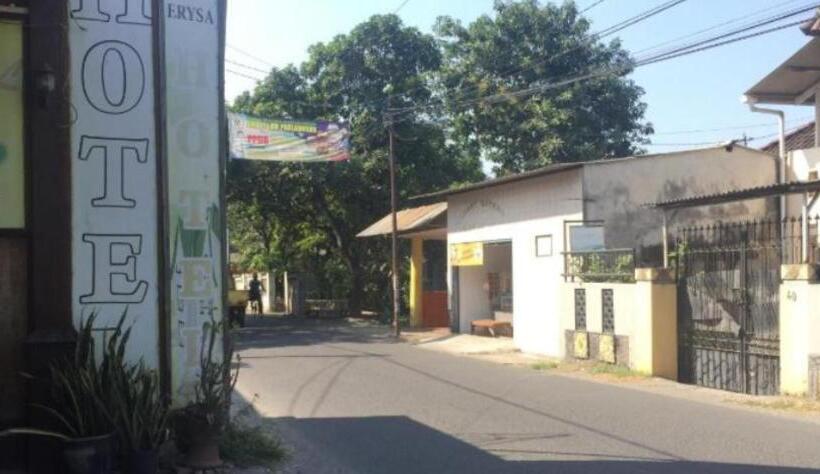 بنسيون Erysa Juanda