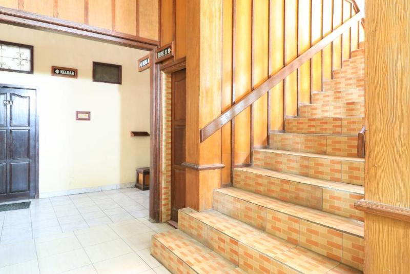 بنسيون Erysa Juanda