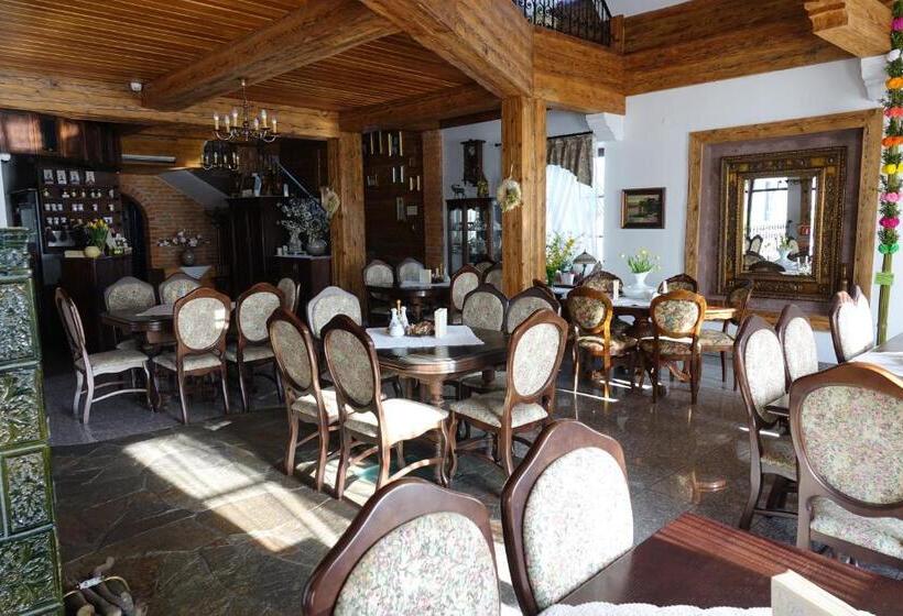 ペンション Gościniec Dworski W Ropie   Pokoje Gościnne