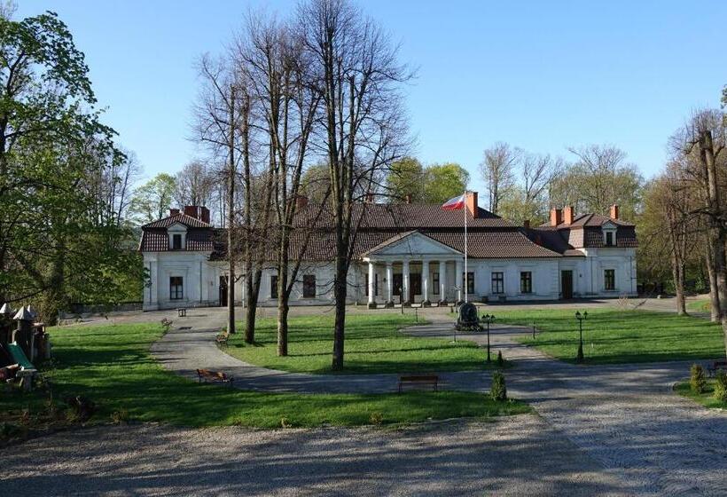 ペンション Gościniec Dworski W Ropie   Pokoje Gościnne