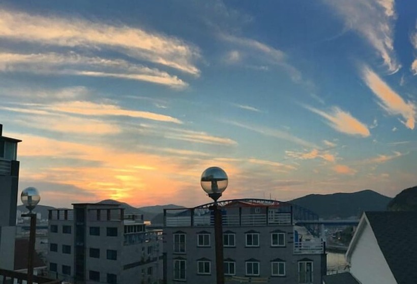 Pensione Hago Guest House