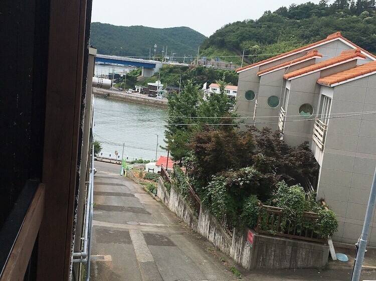 Pensione Hago Guest House