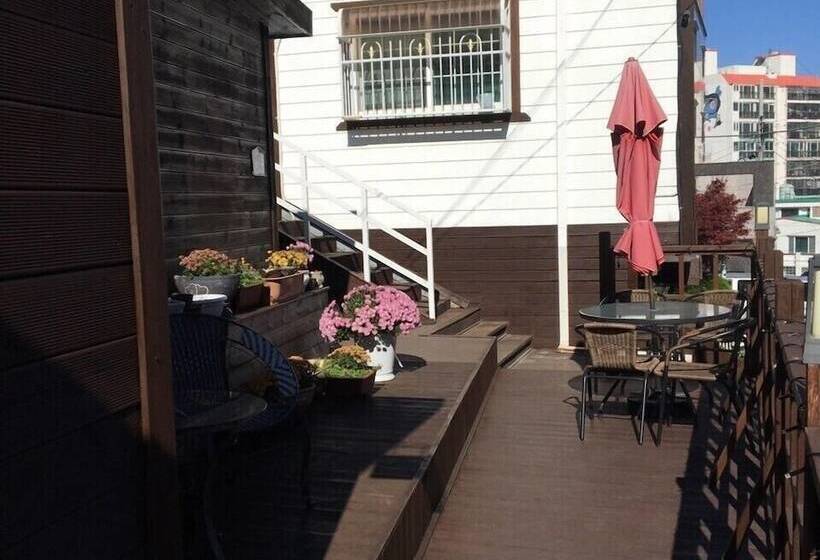 Pensione Hago Guest House