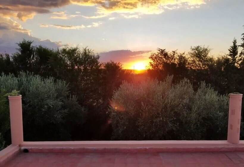 پانسیون Koom A Farm And A Retreat Center