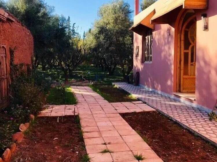 پانسیون Koom A Farm And A Retreat Center