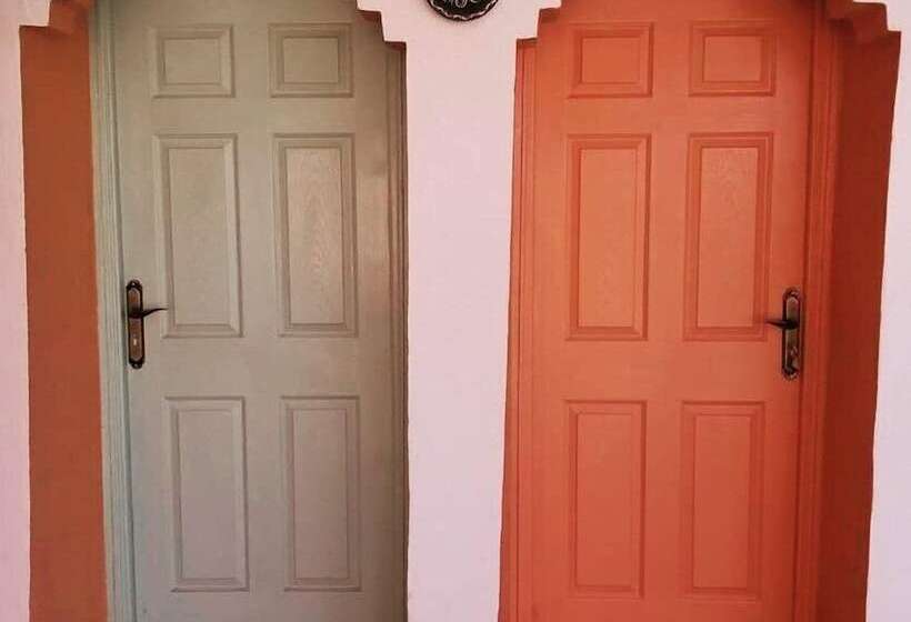 پانسیون Koom A Farm And A Retreat Center