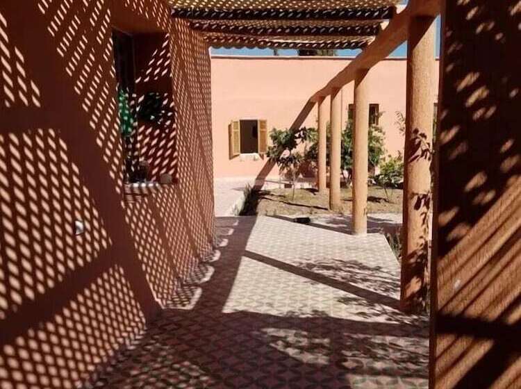 پانسیون Koom A Farm And A Retreat Center