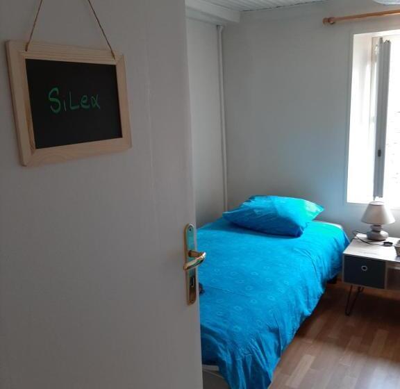 بنسيون Les 3 Cailloux Bar Restaurant