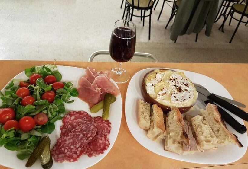 بنسيون Les 3 Cailloux Bar Restaurant