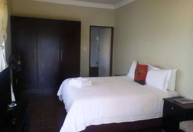 פנסיון Mmakosha Lodge