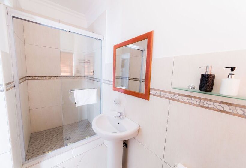 פנסיון Nama White Guest House