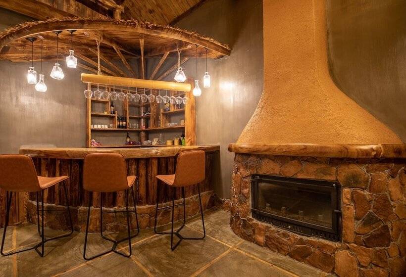 פנסיון No. 5 Valley Hebi