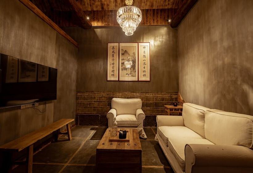 פנסיון No. 5 Valley Hebi