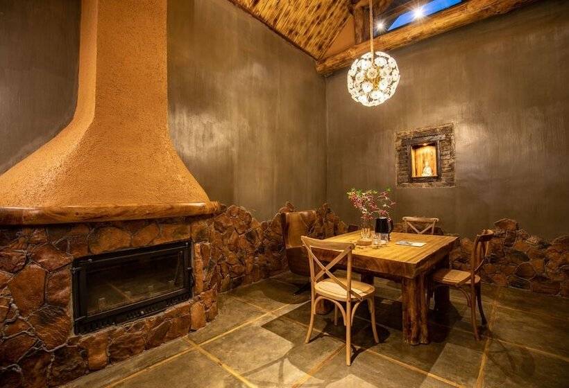 פנסיון No. 5 Valley Hebi