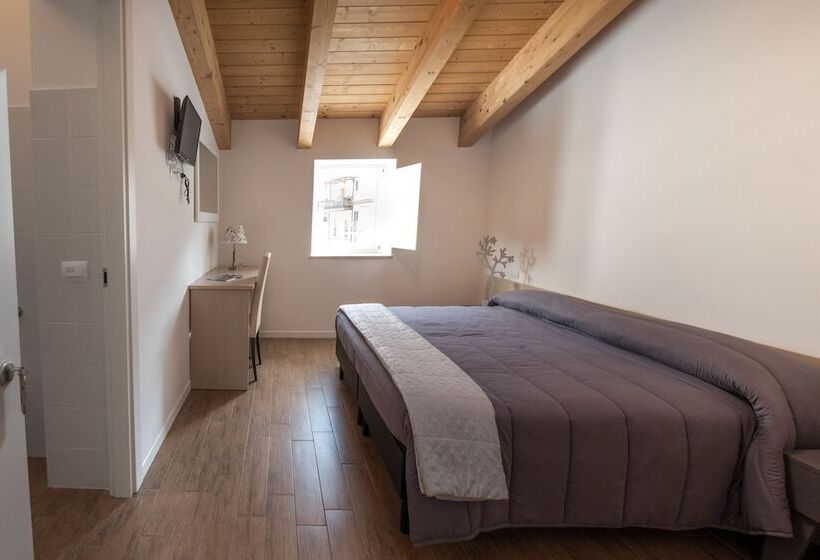 פנסיון Ostello Vallepietra