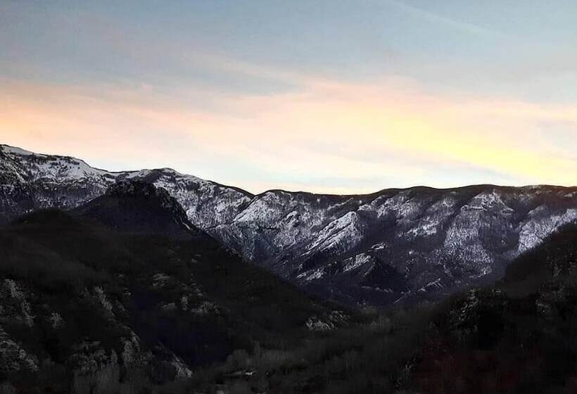 פנסיון Ostello Vallepietra