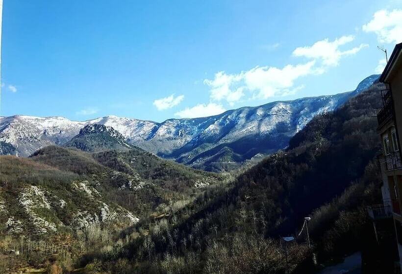 פנסיון Ostello Vallepietra