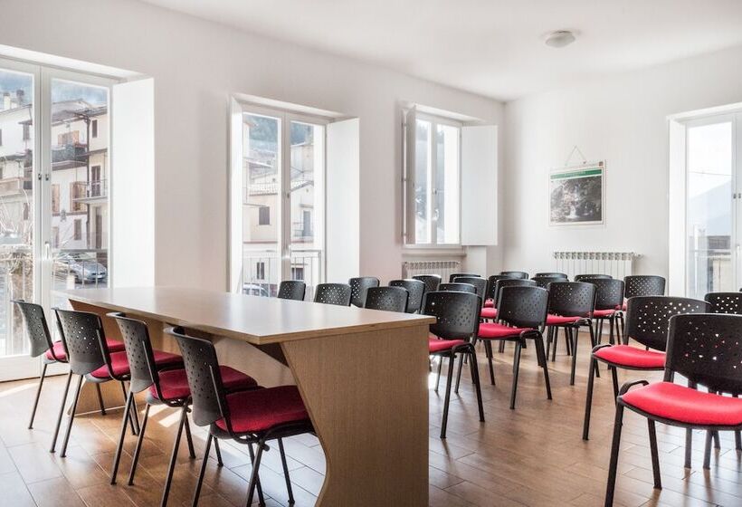 פנסיון Ostello Vallepietra