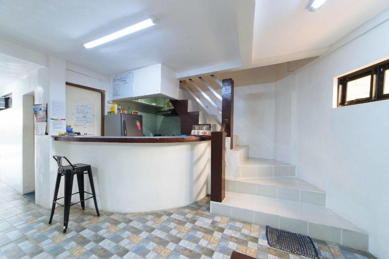 펜션 Reddoorz @ San Antonio Binan