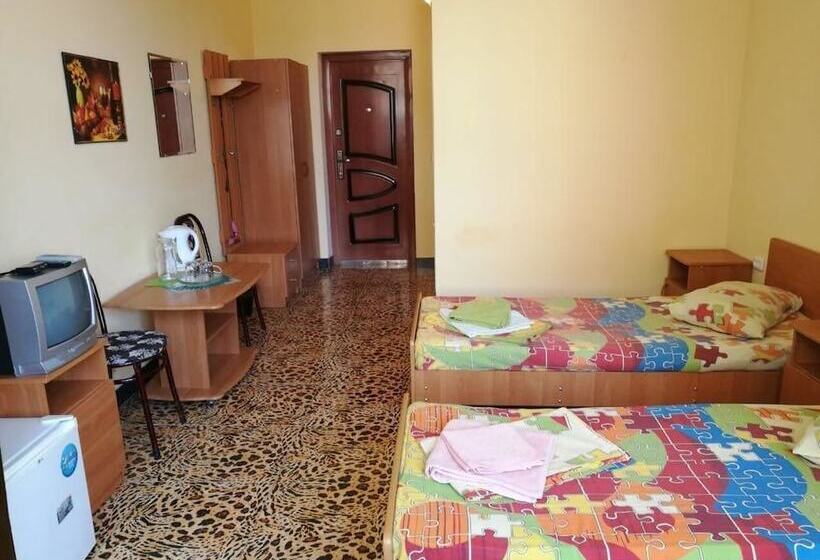 پانسیون Rodnichok Guest House